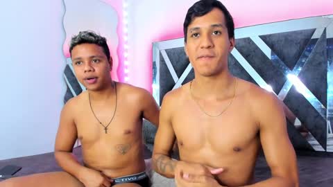 Robert Miller And Mael Thompson  online show from December 2024 07:53:02 PM