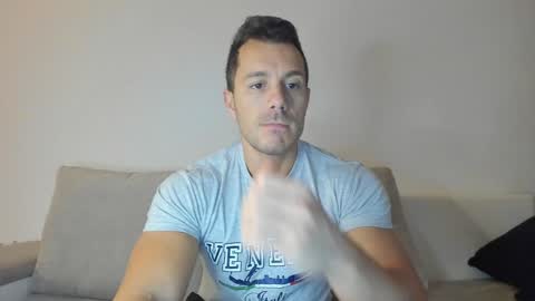 Snapshot of roberto4ever chatting on January 2025 04:36:02 AM roberto4ever online show from January 2025 04:36:02 AM