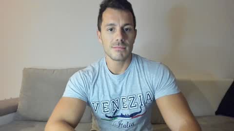 Snapshot of roberto4ever chatting on January 2025 05:09:02 PM roberto4ever online show from January 2025 05:09:02 PM