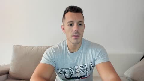 Snapshot of roberto4ever chatting on January 2025 07:06:02 AM roberto4ever online show from January 2025 07:06:02 AM