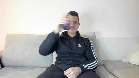 Snapshot of roberto4ever chatting on January 2025 06:02:01 PM roberto4ever online show from January 2025 06:02:01 PM