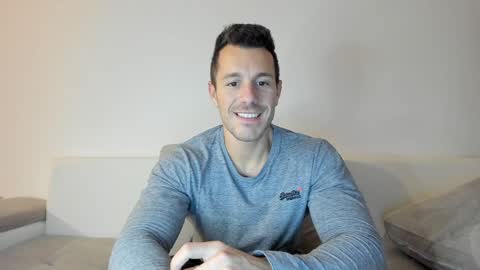 Snapshot of roberto4ever chatting on January 2025 03:50:01 PM roberto4ever online show from January 2025 03:50:01 PM