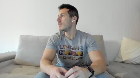 Snapshot of roberto4ever chatting on January 2025 02:21:01 PM roberto4ever online show from January 2025 02:21:01 PM