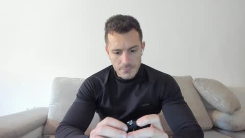 Snapshot of roberto4ever chatting on February 2025 01:48:02 PM roberto4ever online show from February 2025 01:48:02 PM