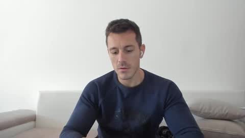 Snapshot of roberto4ever chatting on February 2025 10:20:02 AM roberto4ever online show from February 2025 10:20:02 AM