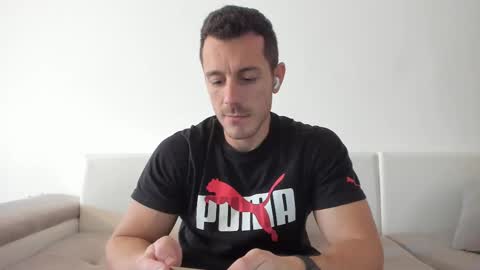 Snapshot of roberto4ever chatting on February 2025 12:48:01 PM roberto4ever online show from February 2025 12:48:01 PM