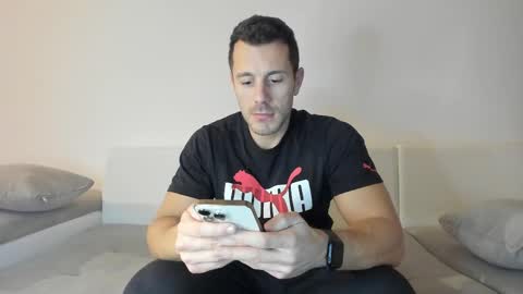 Snapshot of roberto4ever chatting on February 2025 06:11:02 PM roberto4ever online show from February 2025 06:11:02 PM