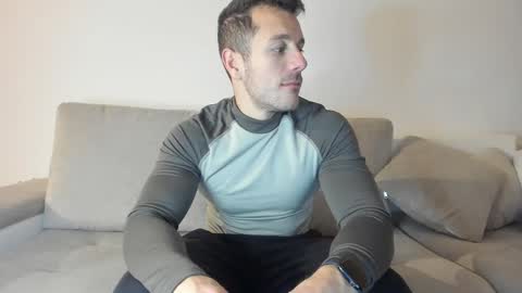 Snapshot of roberto4ever chatting on February 2025 04:11:02 PM roberto4ever online show from February 2025 04:11:02 PM