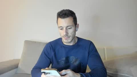 Snapshot of roberto4ever chatting on February 2025 04:28:01 PM roberto4ever online show from February 2025 04:28:01 PM