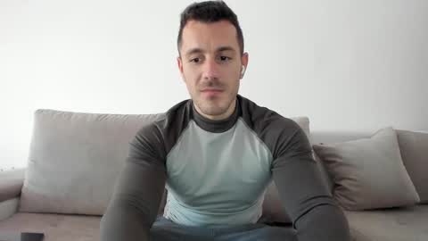 Snapshot of roberto4ever chatting on February 2025 12:37:01 PM roberto4ever online show from February 2025 12:37:01 PM