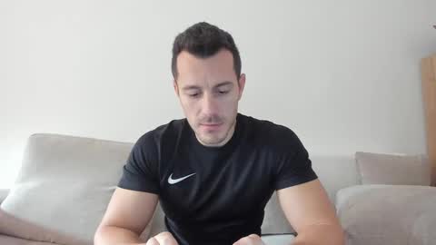 Snapshot of roberto4ever chatting on March 2025 06:48:02 AM roberto4ever online show from March 2025 06:48:02 AM