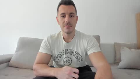 Snapshot of roberto4ever chatting on March 2025 10:22:02 AM roberto4ever online show from March 2025 10:22:02 AM