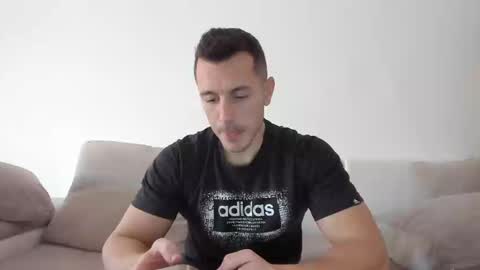 Snapshot of roberto4ever chatting on March 2025 12:41:02 PM roberto4ever online show from March 2025 12:41:02 PM