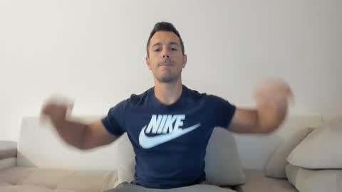 Snapshot of roberto4ever chatting on September 2025 05:44:02 AM roberto4ever online show from September 2025 05:44:02 AM