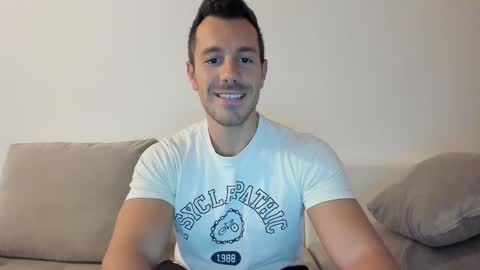 Snapshot of roberto4ever chatting on September 2025 04:50:01 AM roberto4ever online show from September 2025 04:50:01 AM