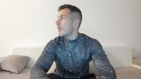 Snapshot of roberto4ever chatting on October 2025 01:52:01 PM roberto4ever online show from October 2025 01:52:01 PM