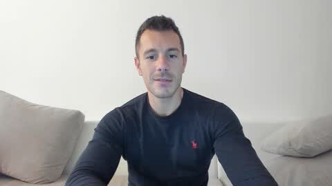 Snapshot of roberto4ever chatting on October 2025 12:03:02 PM roberto4ever online show from October 2025 12:03:02 PM