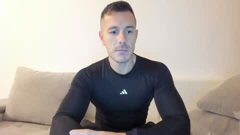 Snapshot of roberto4ever chatting on October 2025 04:24:01 AM roberto4ever online show from October 2025 04:24:01 AM