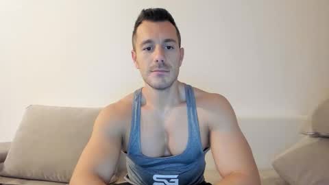 Snapshot of roberto4ever chatting on October 2025 05:11:02 AM roberto4ever online show from October 2025 05:11:02 AM