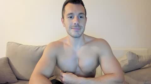 Snapshot of roberto4ever chatting on November 2025 03:57:01 PM roberto4ever online show from November 2025 03:57:01 PM