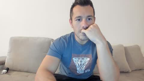 Snapshot of roberto4ever chatting on November 2025 05:51:01 AM roberto4ever online show from November 2025 05:51:01 AM