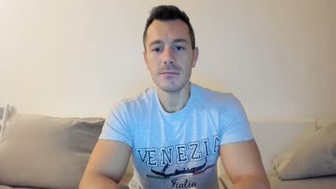 roberto4ever online show from February 2026 04:46:02 AM