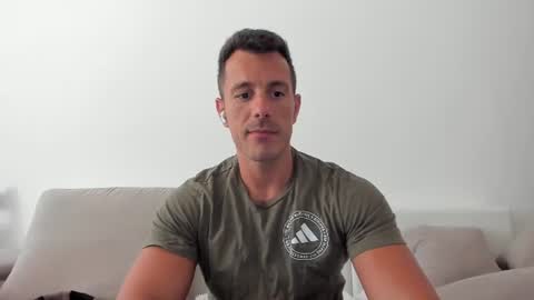roberto4ever online show from July 2026 10:10:01 AM