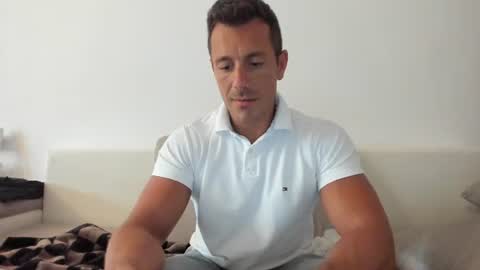 roberto4ever online show from July 2026 11:39:02 AM