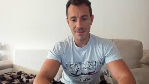 roberto4ever online show from July 2026 05:21:02 AM