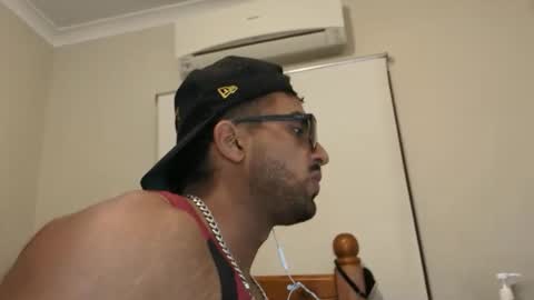 robin1036 online show from April 2026 10:48:01 AM