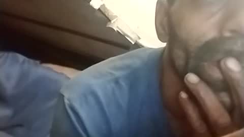 Snapshot of robincom23 chatting on September 2025 04:01:01 AM R online show from September 2025 04:01:01 AM