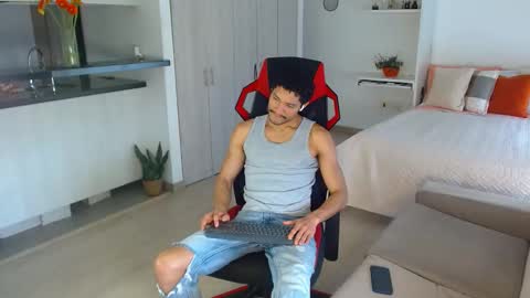 roby_millerr online show from February 2025 04:25:01 PM