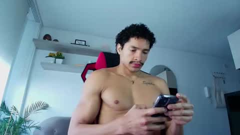 roby_millerr online show from November 2025 03:01:02 PM