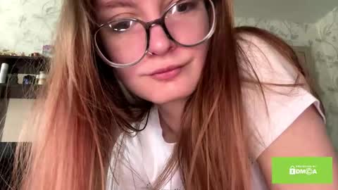 Snapshot of robynsentinella chatting on December 2025 12:48:01 AM robynsentinella online show from December 2025 12:48:01 AM