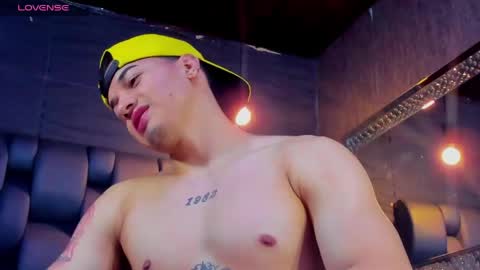 rocco_santos online show from May 2026 01:02:02 AM