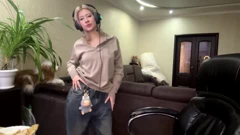 Anny online show from February 2026 10:58:02 AM