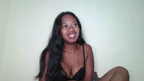 rochellinah online show from May 2026 11:39:01 AM