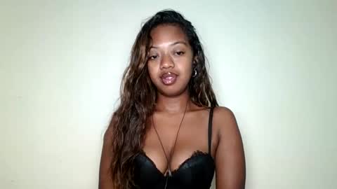 rochellinah online show from June 2026 12:42:02 PM