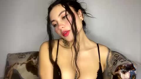 Snapshot of rockandlovexx chatting on January 2025 01:33:01 AM Samantha Estephania online show from January 2025 01:33:01 AM