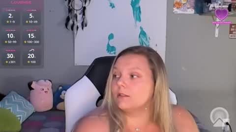 Snapshot of rocketbaddierips chatting on June 2026 03:29:01 AM RocketBaddieRips online show from June 2026 03:29:01 AM