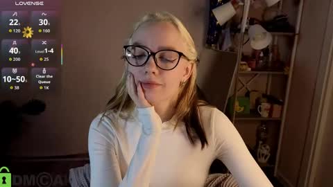 Snapshot of rockett_bunny chatting on April 2026 01:00:02 AM Rockett online show from April 2026 01:00:02 AM