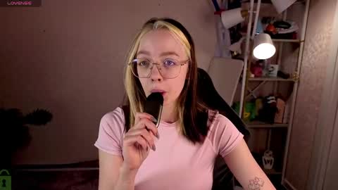Snapshot of rockett_bunny chatting on April 2026 12:57:01 AM Rockett online show from April 2026 12:57:01 AM