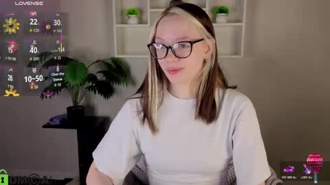 Snapshot of rockett_bunny chatting on May 2026 01:02:02 AM Rockett online show from May 2026 01:02:02 AM