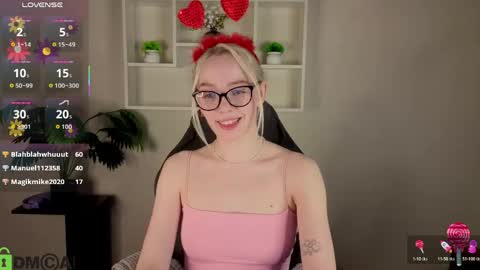 Snapshot of rockett_bunny chatting on May 2026 04:07:02 AM Rockett online show from May 2026 04:07:02 AM