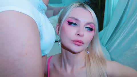 Lina and Den online show from May 2026 09:05:02 AM