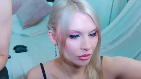 Lina and Den online show from May 2026 08:00:02 AM