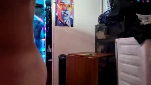 rod77knee online show from March 2026 05:19:01 PM