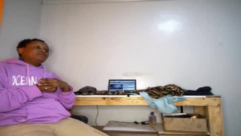 Berry online show from October 2025 07:52:02 AM