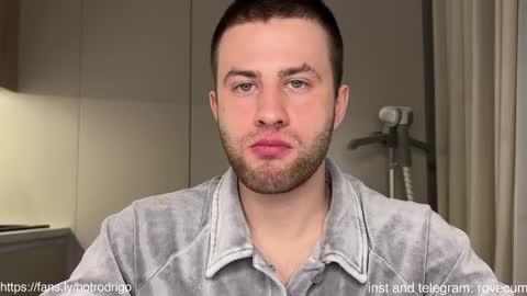 Rodrigo online show from December 2024 12:54:01 AM