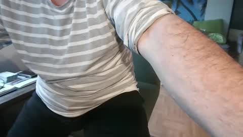 rolandloser1000 online show from November 2025 08:13:01 AM